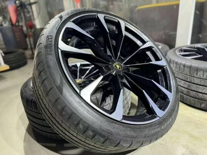 Диски Диски Lamborghini Urus с шинами Pirelli pz4 R23 Б/У