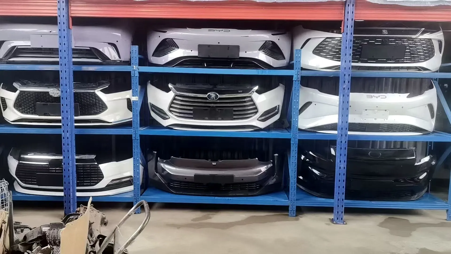 Новый склад по китайским авто: ноускаты, оптика, двери — подбор по VIN